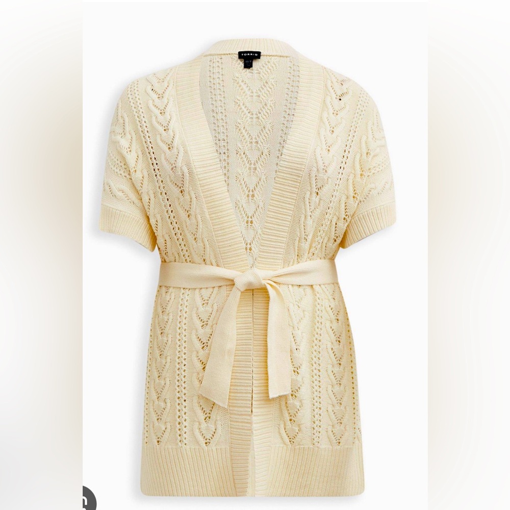 NWT! Torrid Cream belted Dolman Vest size 3/4.